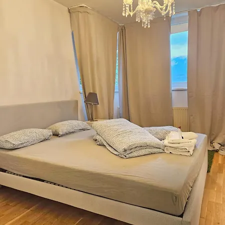 View With 2 Bedrooms Апартаменти *