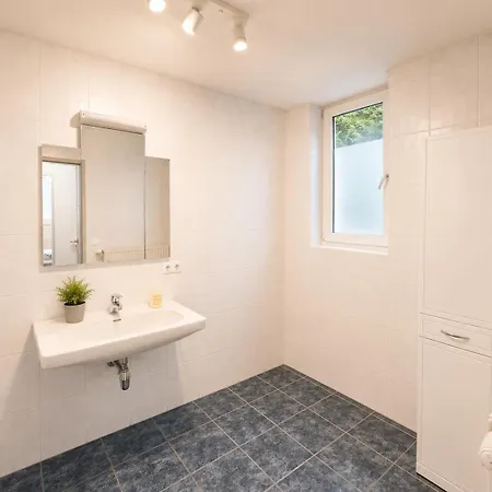 View With 2 Bedrooms *