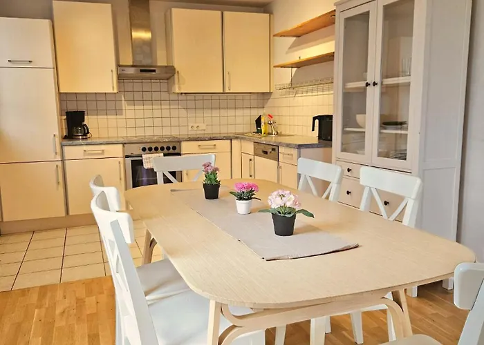 View With 2 Bedrooms 公寓 *